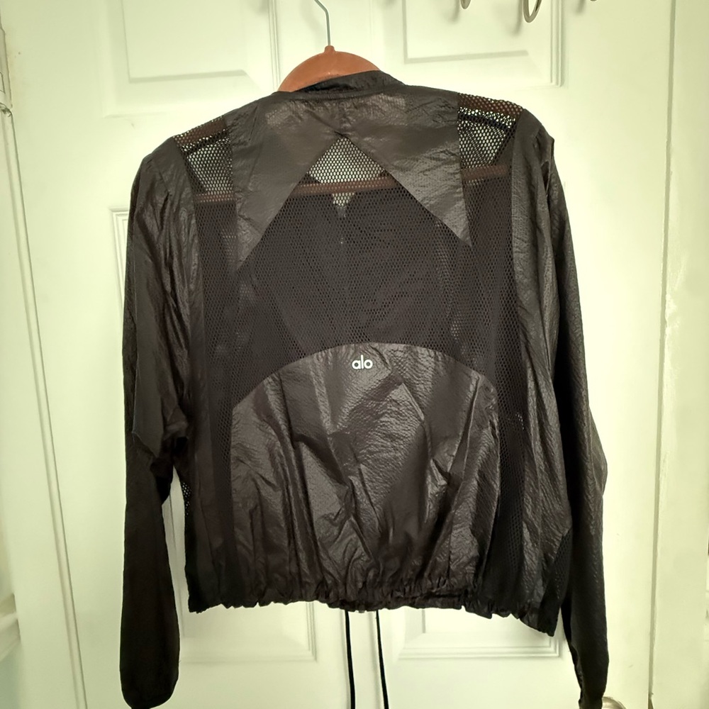 ALO Yoga Women's Black Lightweight Sunset After Yoga Jacket. Size M - Picture 9 of 14